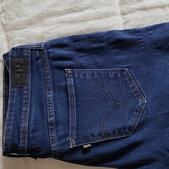 Plus size Levi Skinny Jeans - Picture 2 of 4